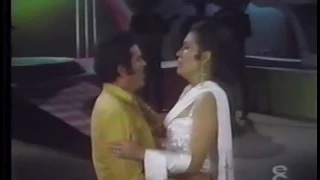 VICENTE FERNÁNDEZ Y LOLA BELTRÁN (1975) - "GUITARRAS DE MEDIA NOCHE" CON EL MARIACHI VARGAS.