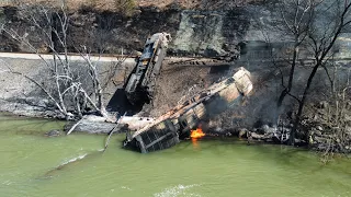 CSX Coal Train Hits Boulder and Crashes Into New River - West Virginia