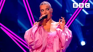 @BeckyHillMusic performs a medley of her best hits ✨ BBC Strictly 2022