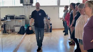 Te Necesito Line Dance de Darren Bailey (UK)