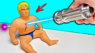 ЧТО ЕСЛИ ЛАЗЕРОМ ПРОЖЕЧЬ STRETCH ARMSTRONG  ?! МОЩНЫЙ ЛАЗЕР в 10000 мВт ?!