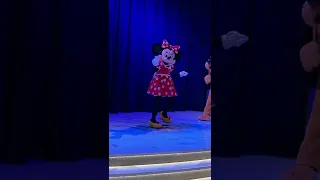 Minnie's pretty dance！#disneywish #disneycruiseline #minnie #minniemouse @rakosbrightdisneytrip