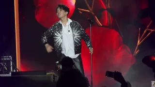 Dimash Qudaibergen - Give Me Love - ARNAU Prague 04/16/2022 [4K Fancam]