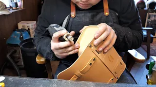 Making Leather Motorcycle Tool Bag. Leather Craftsman in Korea.