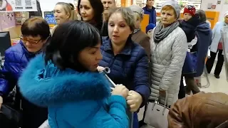 В Оренбурге пенсионеры устроили потасовку в торговом центре