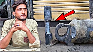 Amazing method Fix caterpillar loader damage boom and hols by pakistani expert welder