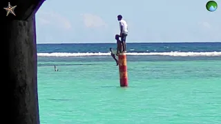 BOCA CHICA PLAYA - HAVING A BINGE ON THE BEACH