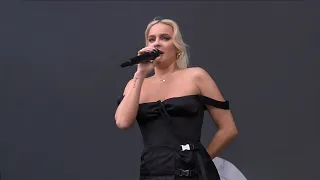 Anne-Marie | Alarm (Live Performance) Radio 1's Big Weekend 2022