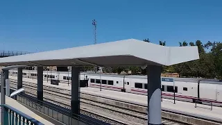 Doble 334+Talgo estacionado en Badajoz a la espera de su salida a Madrid el 31/08/22.