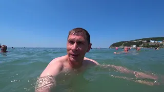 ОТДЫХ НА МОРЕ  /5 серия.  Первый раз купаюсь в море. Новомихайловский пляж/