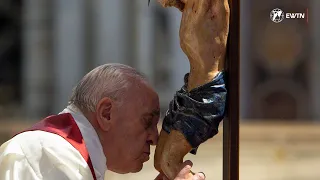 HIGHLIGHTS Pope Francis Venerates the Cross and celebrates the Passion of the Lord Good Friday 2022