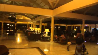 Вечер в отеле Iberostar Dominicana. Бар на ресепшене. MVI 7636