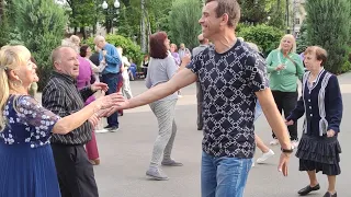 Я Королева ночи Танцы 🕺🕺 в парке Горького Май 2021 Харьков