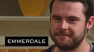 Emmerdale - Aaron Says That Robert Is Gay