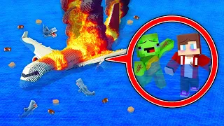 Mikey & JJ Survive The AIRPLANE CRASH IN THE OCEAN in Minecraft (Maizen)