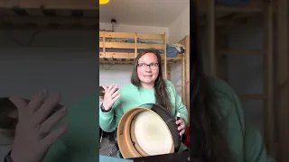 How to play tones on the bodhrán