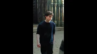 Harry Potter ( Rich Boy x World is spinning)