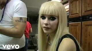 Avril Lavigne - "Hot" Behind The Scenes Web.3