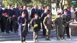 Возложение цветов в День освобождения Украины