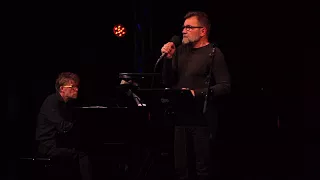 "BLEIFREI",  FREIHOF singt KARMA