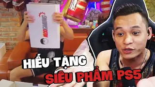 (Talkshow) Nhà ảo thuật người Tày reaction vlog Hiếu Lợn và món quà siêu phẩm PS5 vô cùng bất ngờ.