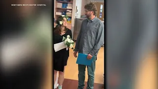 Couple gets married in hospital hours before birth of their child