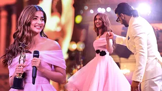 Ranveer Singh accompanied the vivacious Pooja Hegde to receive the "Youth Icon South" award