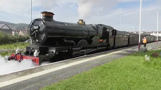 GWR Castle Class 4-6-0 7029 Clun Castle & Class 47 47773 on the North Wales Coast Express. 29/4/23