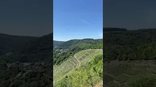 Wunderschönes Ahrtal! Mit Blick von Burg Are in Altenahr 😍