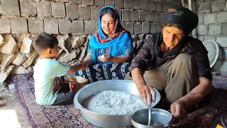 A village grandmother bakes 2,500year old bread in a wood-fired oven|Village lifestyle of Azerbaijan