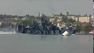 Ракетные корабли на воздушной подушке (РКВП). День ВМФ 2010, Севастополь. Крым.