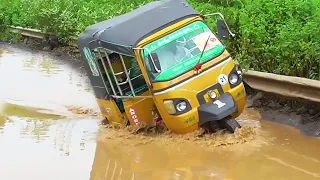 Auto Stuck in mud : Passenger Share Auto Driving | Auto Rickshaw Video | Share Auto | Auto Videos