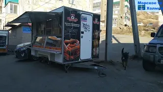 Ларьки по улице Крузенштерна города Холмск перенести к останове.