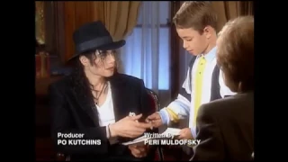 (RARE) Michael Jackson signing an autograph for a french kid (1997)