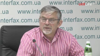 Запад системно подвигается к Украине, и Россия ничего сделать не может, - Виктор Небоженко