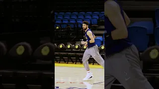 Klay Thompson Hitting A Game Winner During A Scrimmage