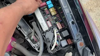 How to jump start Toyota Prius Auris Yaris hybrid car, prius not starting