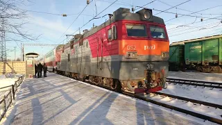 "Ермак" 3ЭС5К-846, с грузовым поездом и ЭП1-052 ,с поездом №21,прибывают на станцию Апатиты!