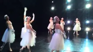 Les Ballets Trockadero de Monte Carlo. Swan Lake act 2 Variation and coda