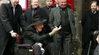 Great Train Robber Ronnie Biggs dies aged 84