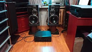 Kenwood KA-7050R and Kenwood LS-880A.