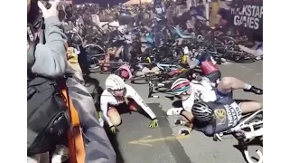 cyclist fly off bikes in dramatic crash at women's race in nyc