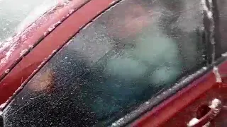 Разбил стекло в машине!!!