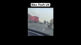 DashCam UK : Man Attempted Stolen Bike Recovery & Machete Slash’s Tyre 🇬🇧 #UKMW#shorts