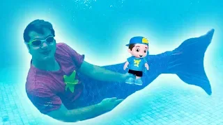 LUCCAS NETO TRANSFORMA WIIZINHO EM SEREIA AQUATICA !