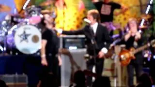 Paul McCartney and Ringo Starr perform Birthday - Radio City Music Hall 7/7/10