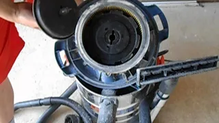 Vidéo : comment changer le filtre de l'aspirateur Dexter Power 1500w