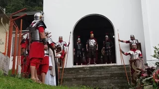 Padre Freddy Martínez  - representación  primera  estación Santo viacrucis