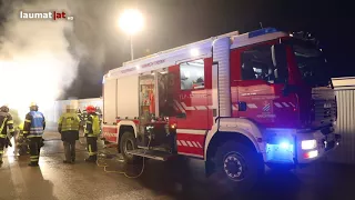 Brand eines Autos in einer Garage eines Garagenparks in Hörsching