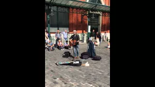 Chasing Cars (Snow Patrol) - performed by a great street singer in Covent Garden.